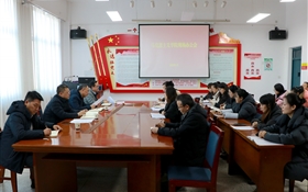 校領(lǐng)導(dǎo)深入馬克思主義學(xué)院召開現(xiàn)場(chǎng)辦公會(huì)